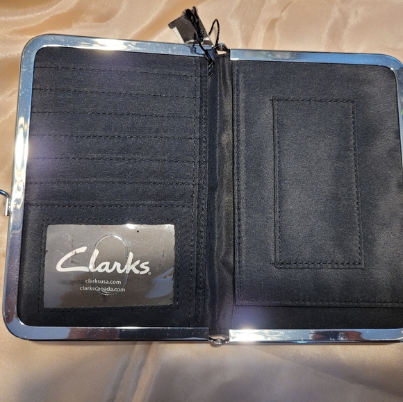 FIXED PRICE - Clarks Clutch - Picture 4 of 12